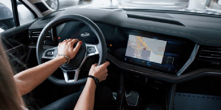 Lire la suite à propos de l’article Prise autoradio : ISO, FAKRA ou DIN, quelles différences ?