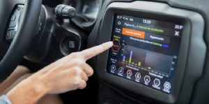 Lire la suite à propos de l’article Comment installer un autoradio multimédia dans sa voiture ?